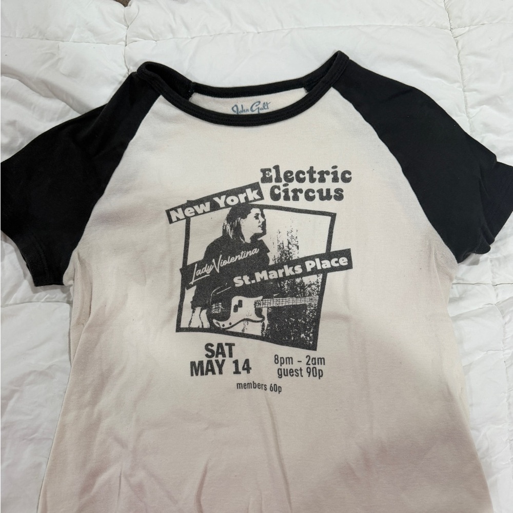 Brandy Melville Black and White Graphic Tee